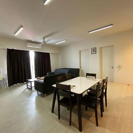 By The Sea Beachfront Penang باتو فيرينغي المظهر الخارجي الصورة